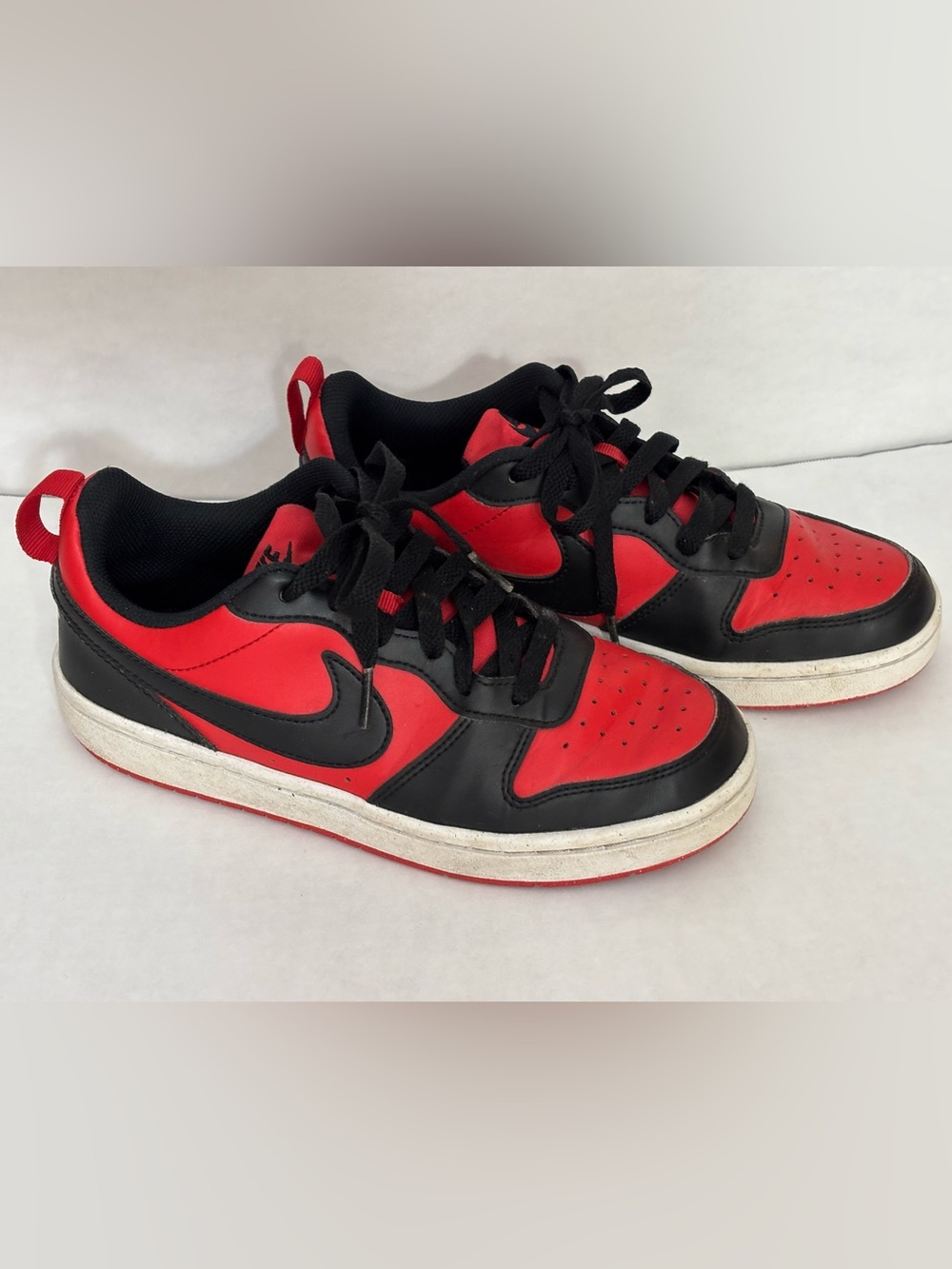 Nike Kids Black & Red Low-Top Lace-Up Sneakers